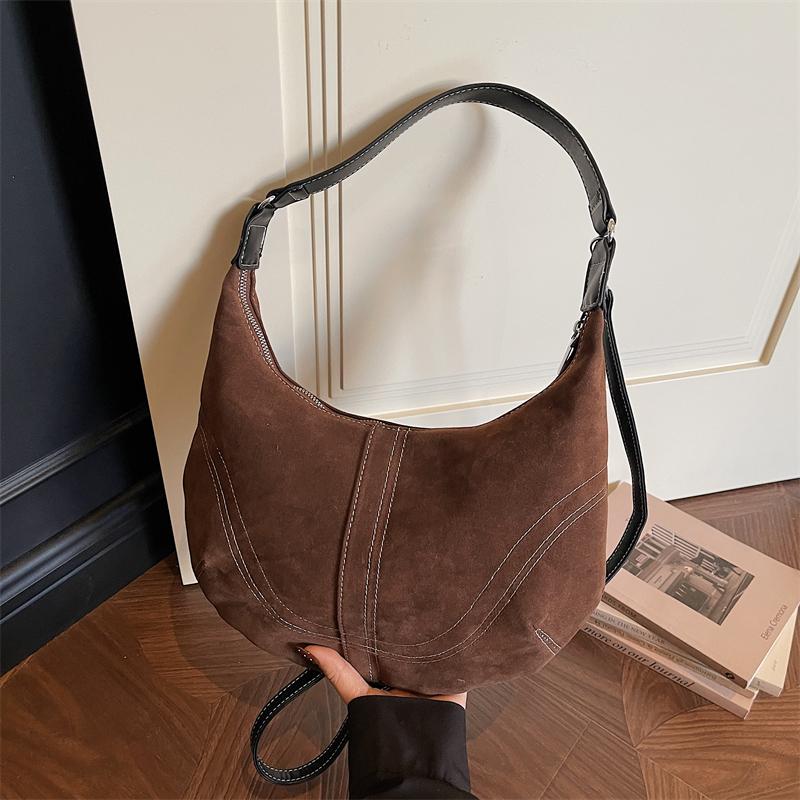 

Faux Suede Sewing Retro Versatile Hobos Bags 2026 New Versatile Bags Durable for Daily Commuting Shoulder Bags кавовий