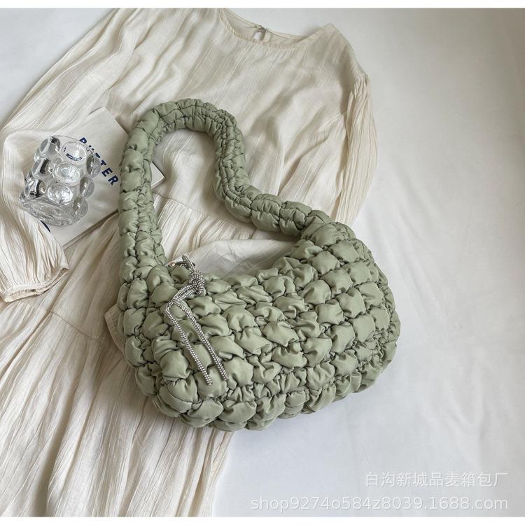 Korean version of trendy underarm bag women's 2025 summer new fashion pleated cloud bag niche design simple shoulder bag