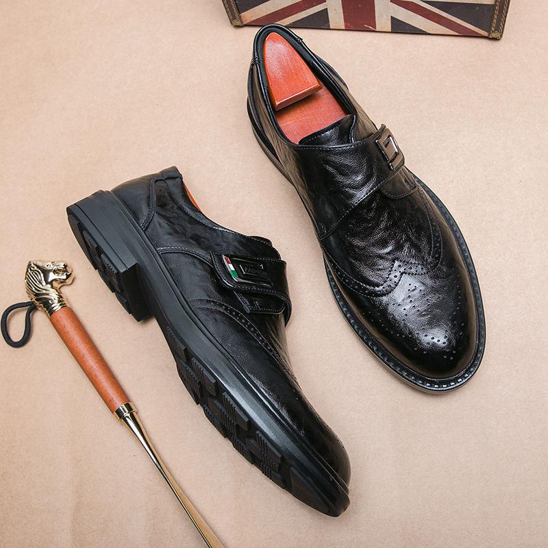 Horse buckle leather shoes pointed inner height increase hair stylist personalized crocodile pattern shoes