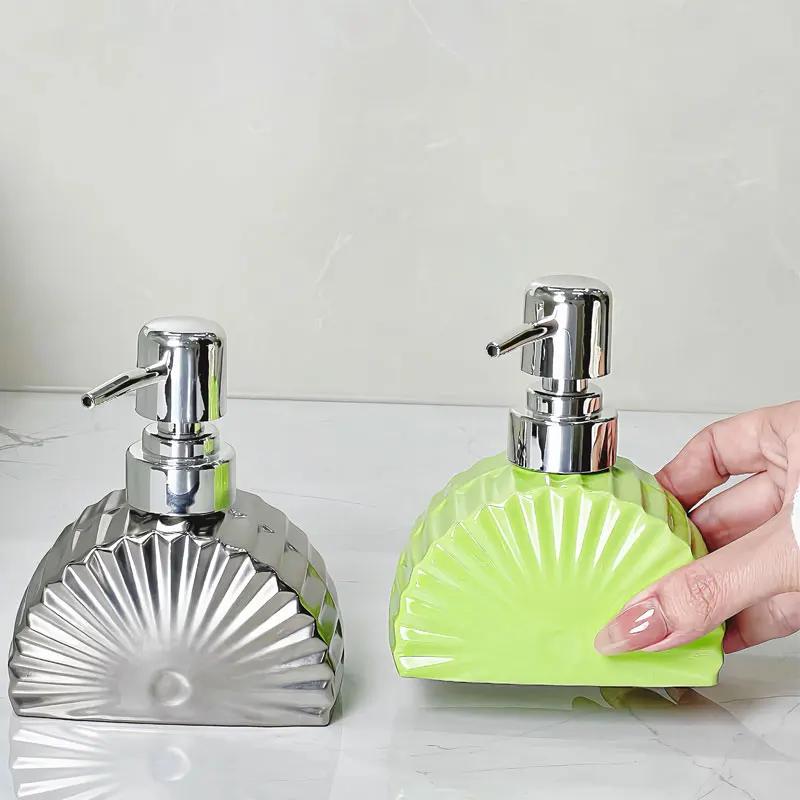 Fan Shaped Creative Ceramic Press Bottle for Bathroom Shampoo and Shower Gel Separate Bottle Soap Dispenser Bathroom Accessories