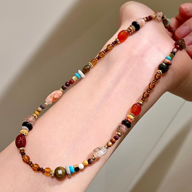 

Оригинальный красочный чокер из натуральных камней: Многослойное винтажное французское ожерелье высокого класса для весны/лета.