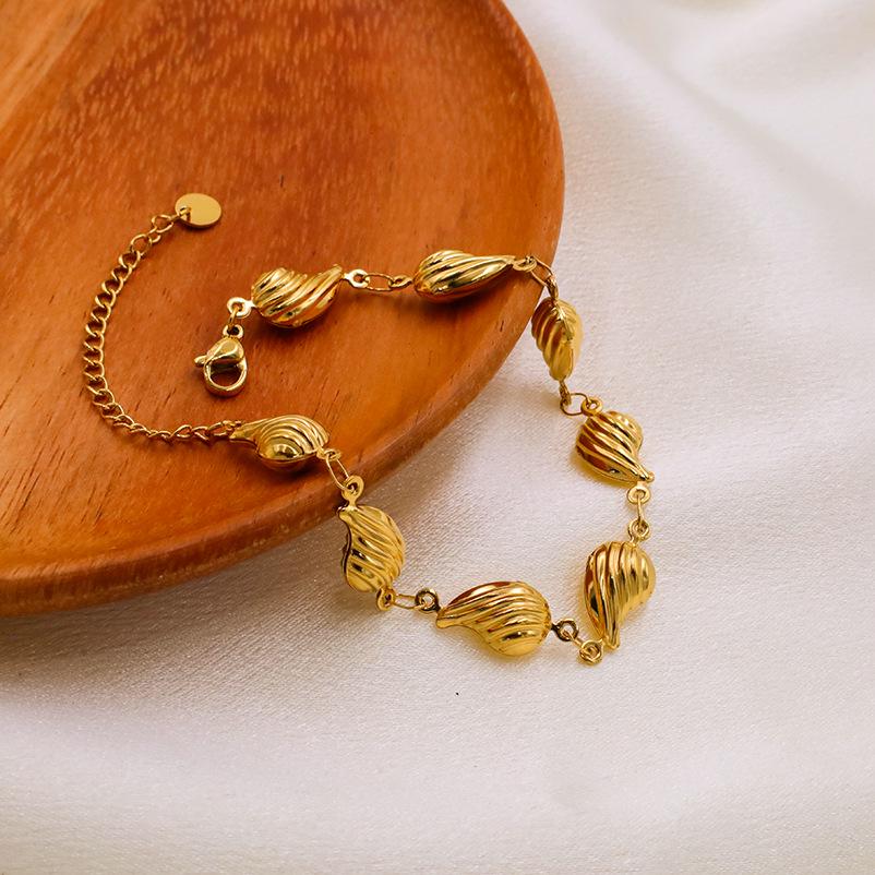 

Summer Conch Metal Bracelet & Necklace: Classic Korean Style, Versatile and Elegant