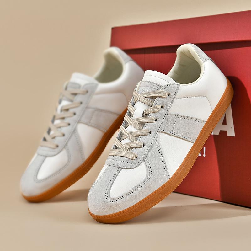 2024 Autumn Retro Casual Men s Thick Sole White Sports Shoes 39