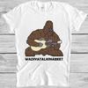 Sassy Sasquatch Gitara Wielka Stopa Lez Show Żart Śmieszny Prezent Koszulka T-shirt M1196