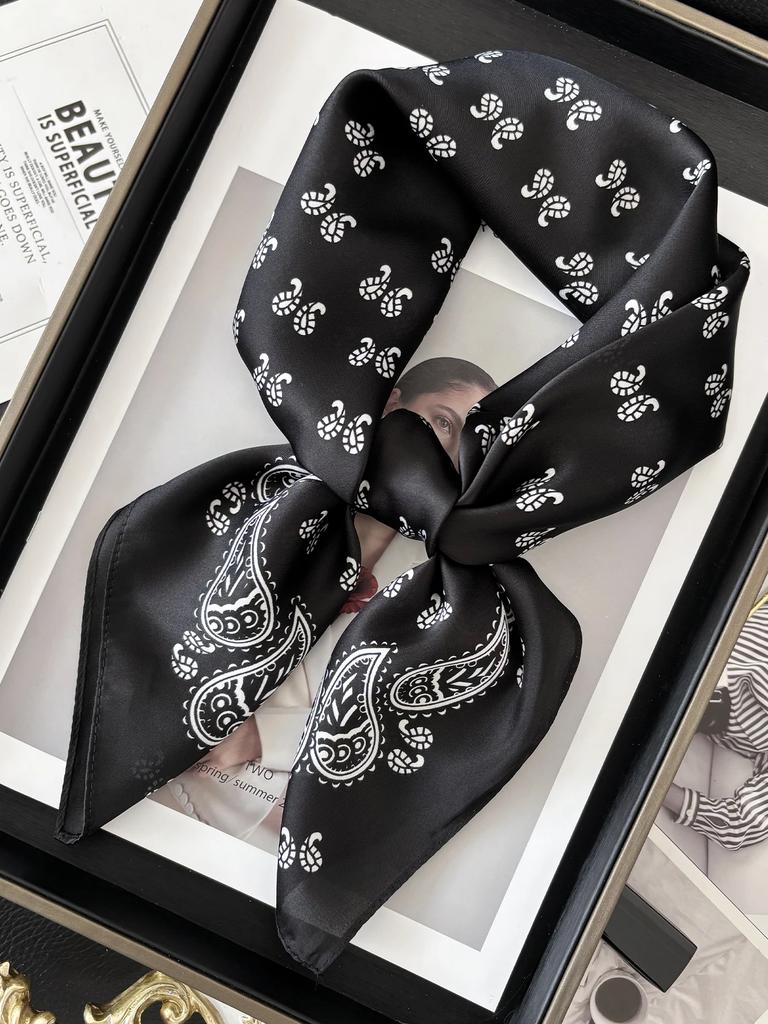 Vintage Chain Print Satin Square Scarf Soft Lightweight Women’s Fashion Accessory for Hair Neck Shawl Elegant Hair Scarf