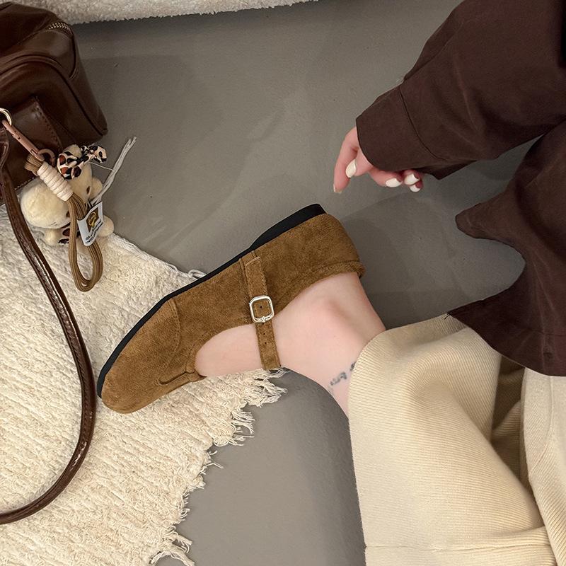 Gentle with skirt ballet shoes 2025 new one-word buckle single shoes women's French retro shallow mouth Mary Jane shoes