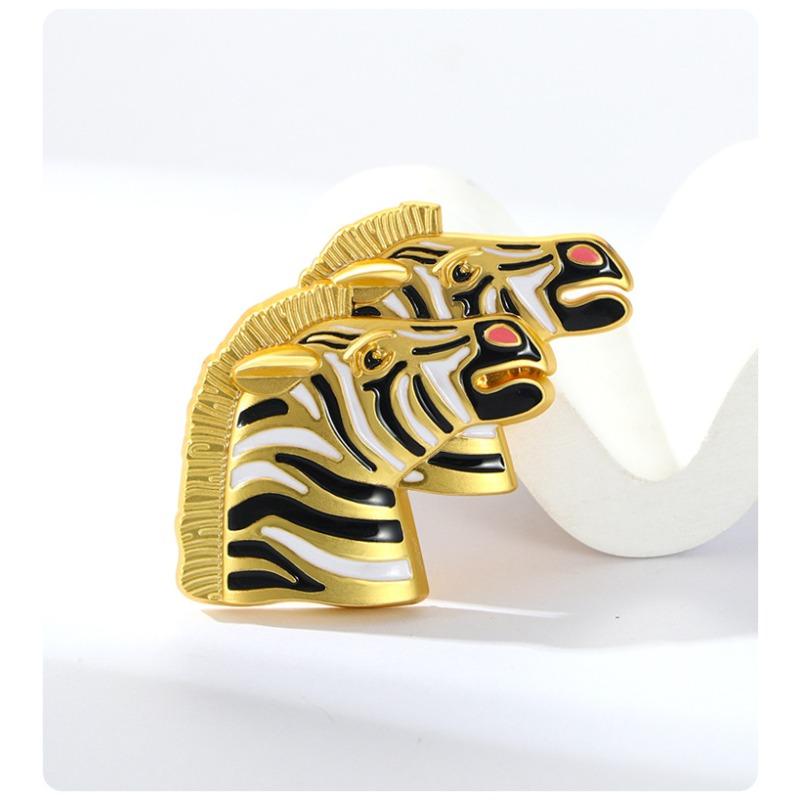 

1 pcs Vintage gold zebra head brooch, vintage animal horse head brooch, chest flower, accessory