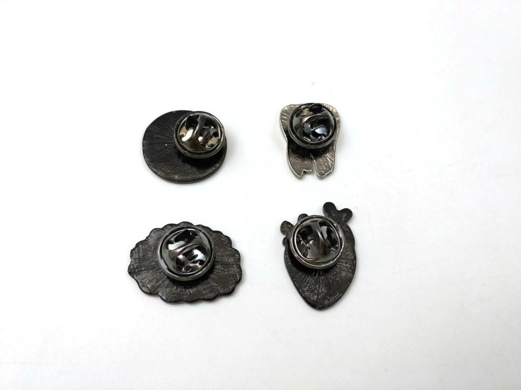 [F NODE] Heart, Teeth, Brain, and Eye Pin Badges, Set of 4, Cute and Unique Design, For Medical Students, Doctors, and Nurses