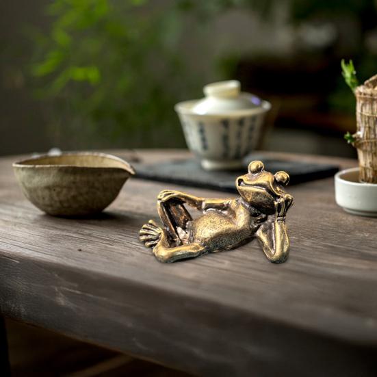 Meditation Frog Figurine Alloy Mini Zen Frog Statue Retro Miniature Frog Desktop Ornament for Home Office Drawing Room Decoration