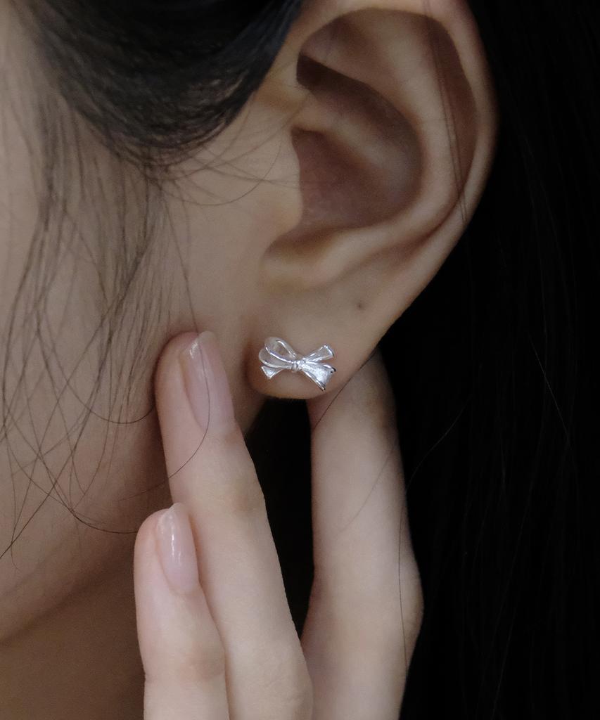 Poetryhaus Classy Ribbon Earrings