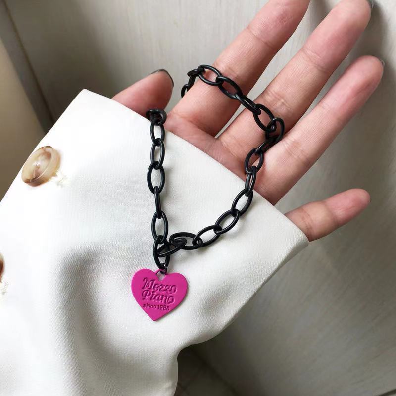 Fashion Love Heart Pendant Choker Necklace for Women Silver Color Clavicle Chain Female Party Jewelry on the Neck New