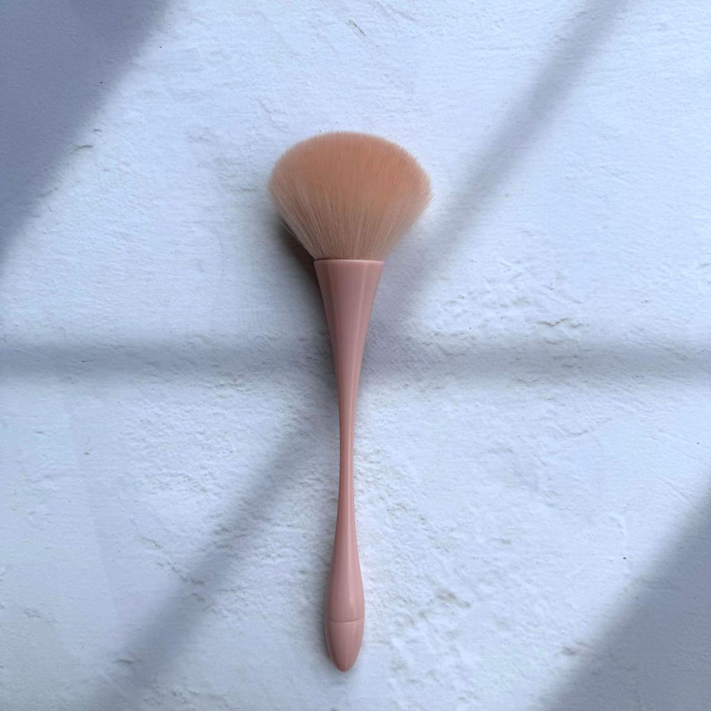 Pennello Influencer per Cipria Libera e Blush con Manico Sottile