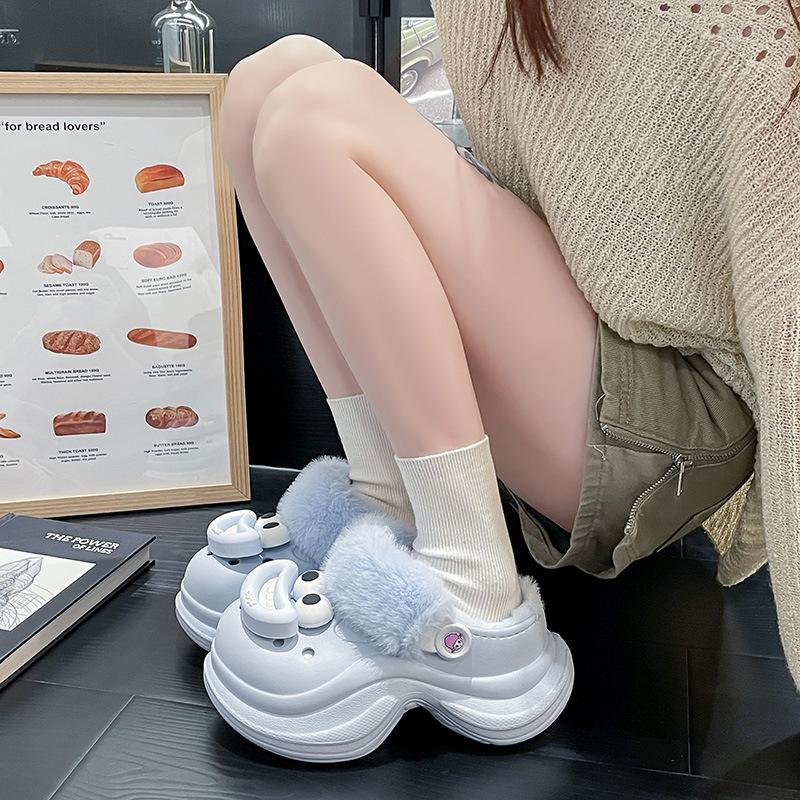 Cartoon cute fun hole shoes women's summer wear thick-soled non-slip student Internet celebrity bag head half slippers clouds
