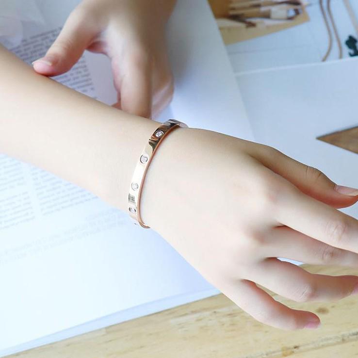 Korean Style Rose Gold Diamond Couple Bracelet – Titanium Steel Women's Accessory