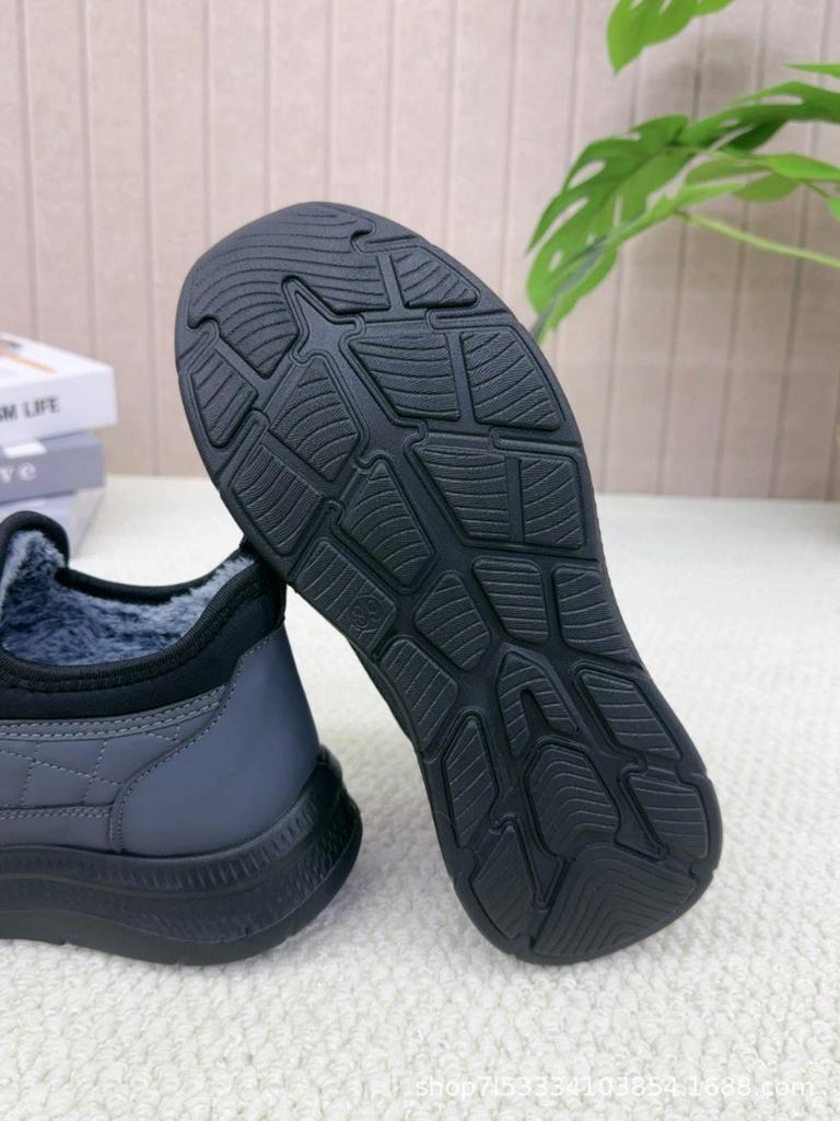 Men's Winter Velvet Slip-On Waterproof Casual Shoes - Non-Slip Soft Bottom for Middle-Aged Dads