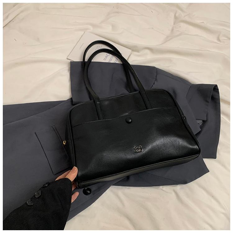 Retro bag women's large capacity 2025 new autumn and winter versatile casual shoulder underarm bag work commuter pillow bag