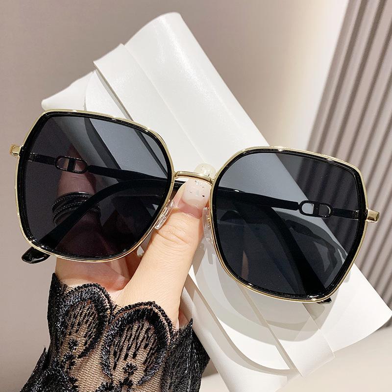Stylish and Versatile Sunglasses for Women, UV Protection, Large Frame, High-end Sunglasses