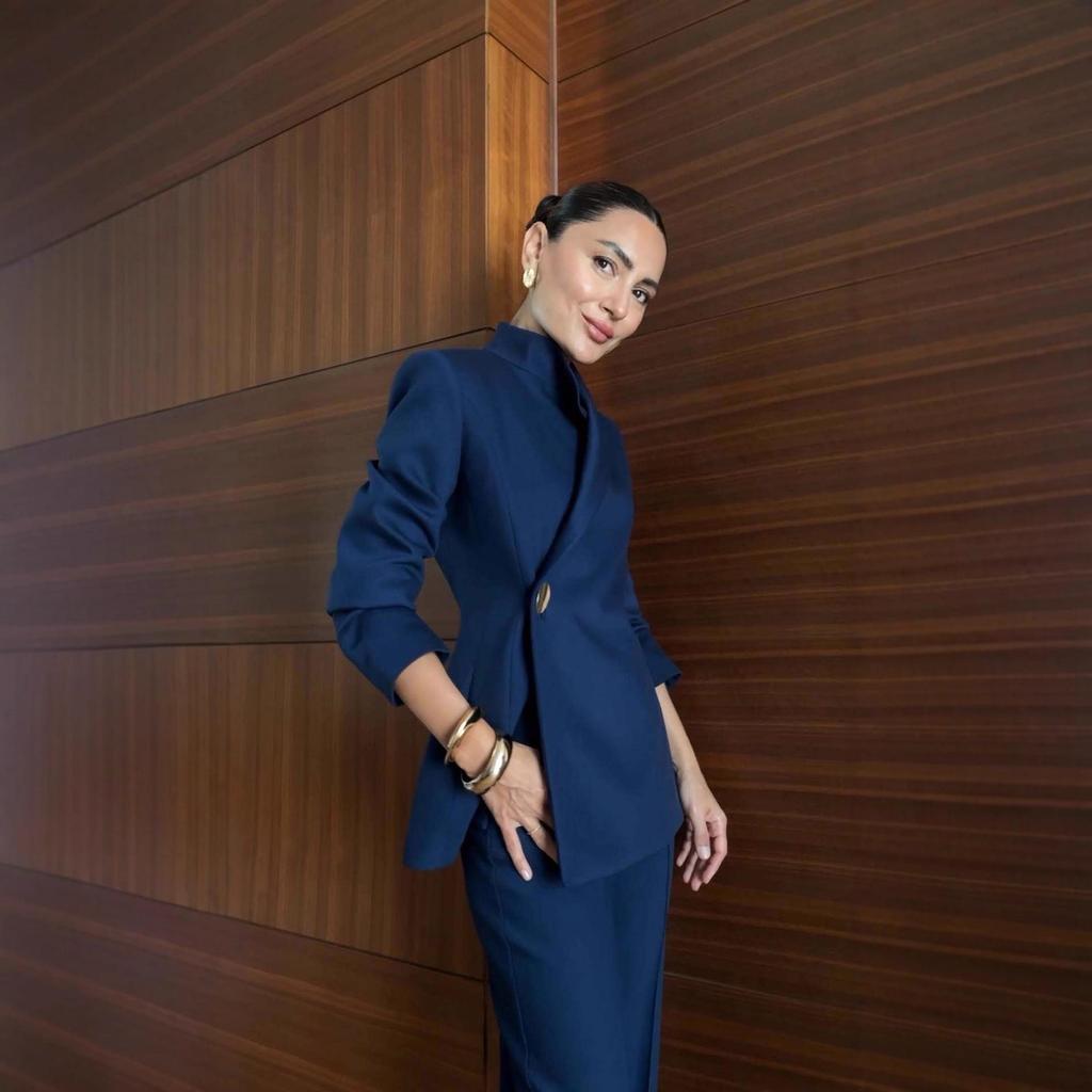 Autumn 2025 Women's Casual Two-Piece Set: Fashionable Round Neck Top & Trousers for Commuting