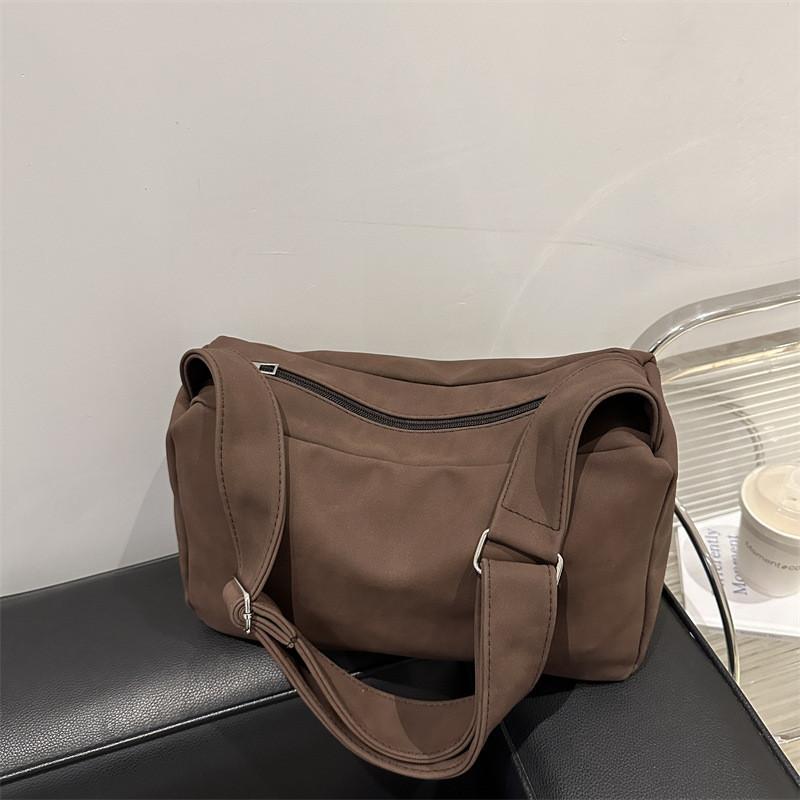 Large Capacity Trendy Fall Fashion Minimalist Design Stylish Pillow Bag For Daily Use In Black Brown And Coffee Colors