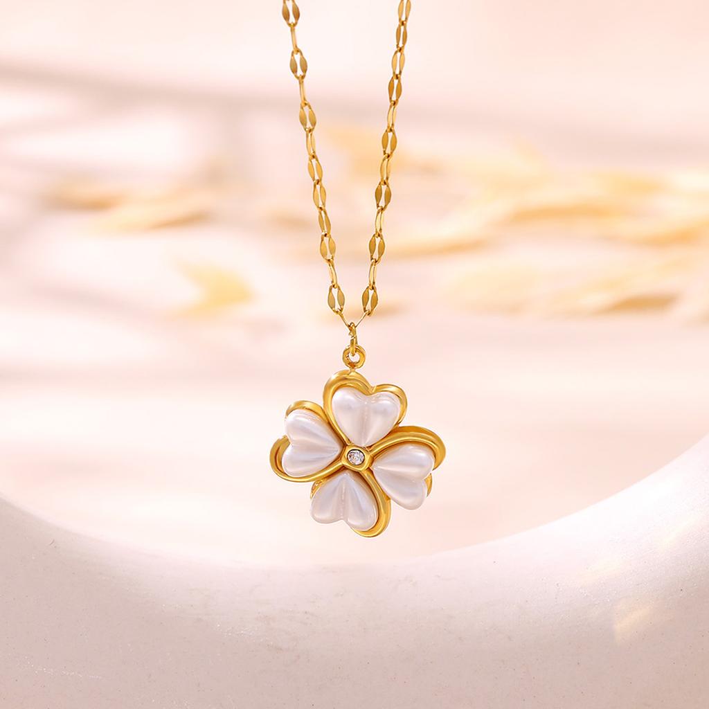 Exquisite Stainless Steel Four-Leaf Clover Necklace 18K Gold-Plated Pearl Flower-Shaped Necklace Classic Jewelry