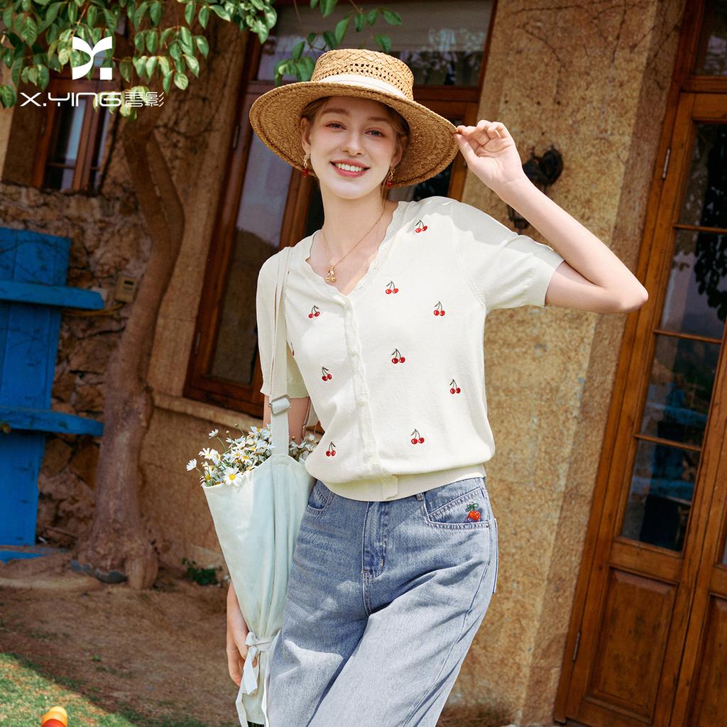 Fragrant Cherry Embroidered V-neck Knitted Women's Short Sleeve Top