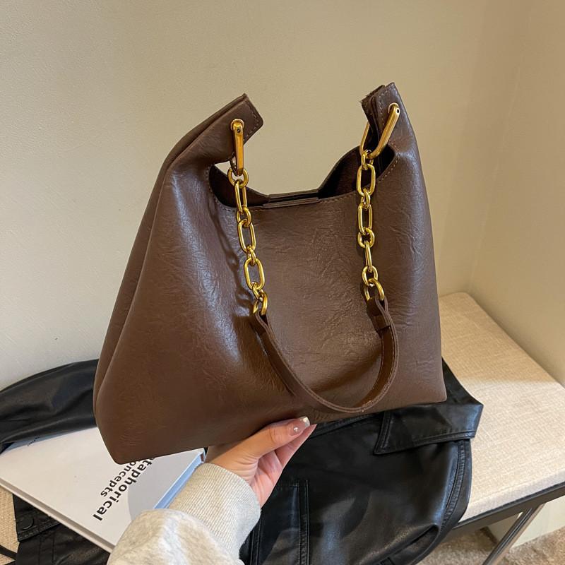 IELGY Retro Chain Shoulder Large Capacity Commuter Underarm Tote Bag