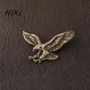 Retro kovový brož Pánský brož Design orla Klopový odznak s neviditelným zapínáním