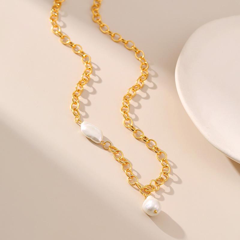 Women French Elegant Irregular Pearl 18k Gold Plated Brass O Chain Clavicle Necklace