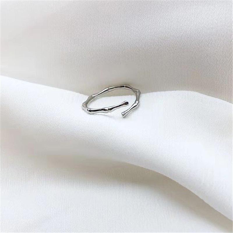 Three Heroes Adjustable Bamboo Knuckle Ring - Trendy Hong Kong Style for Women