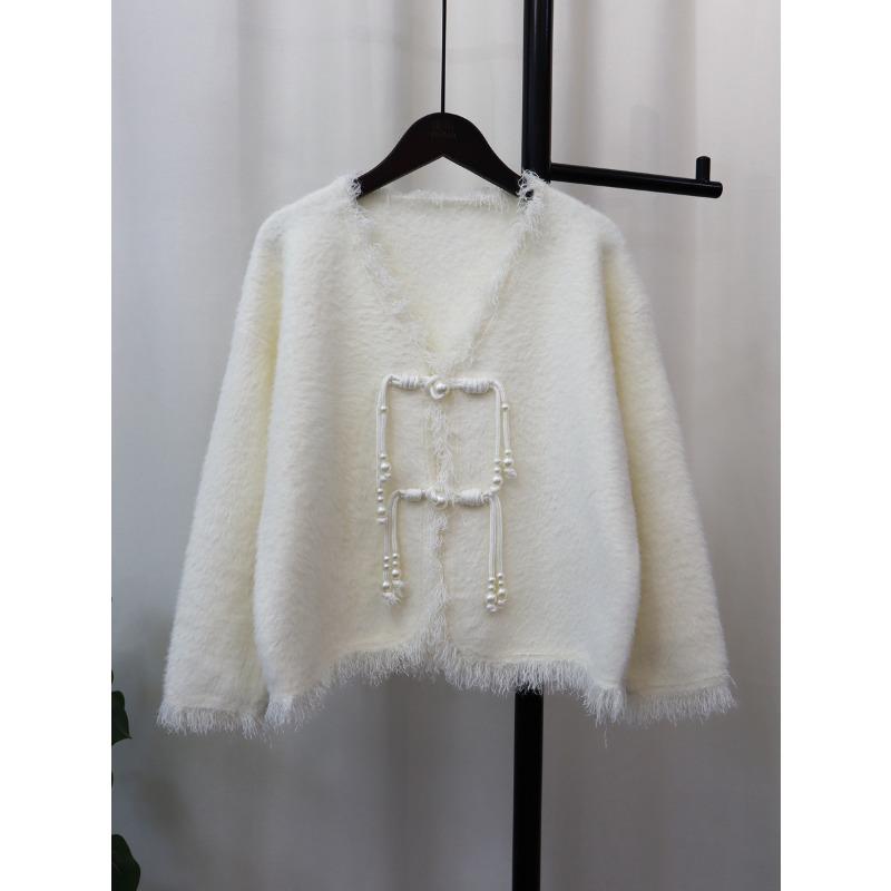 

Осень-зима 2025 новый кардиган из вязаного имитационного норкового бархата с китайской жемчужной застежкой-пуговицей, маленькая ароматная куртка-свитер с бахромой, тренд one size fits all