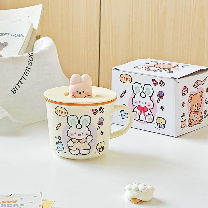 

Мультяшная керамическая кружка Милая девушка с яркой внешностью Дом Офис Пара Завтрак Чашка для воды Сувенир с крышкой about 300ml