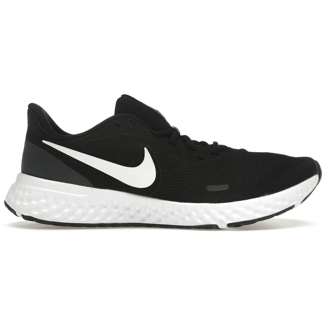 

Sneaker Nike Revolution 5 Black/White(BQ3204-002) 45