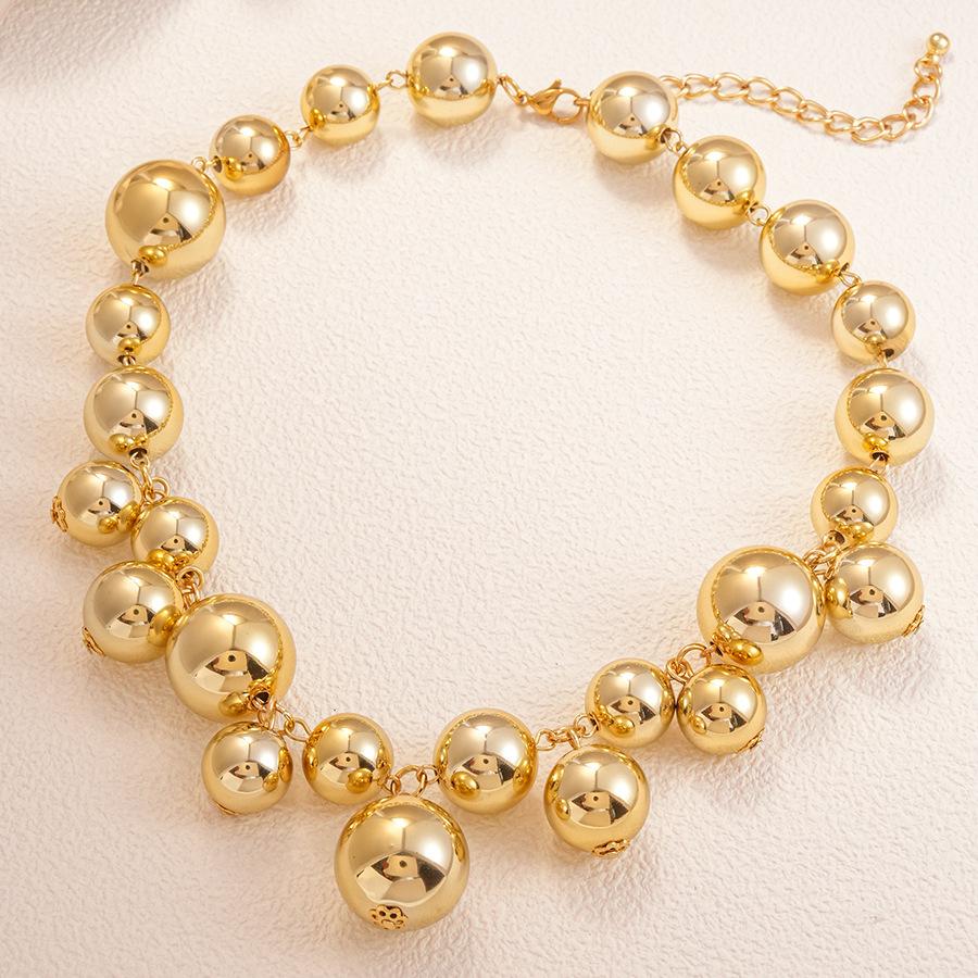 Metallic Irregular Round Tassel Clavicle Chain Heavy Industry Niche Personality Fashion Necklace