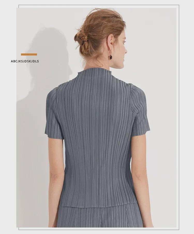 Pleated Short Sleeve Women's Casual Solid Color Summer T-shirt, Comfortable Basic 2025 Collection