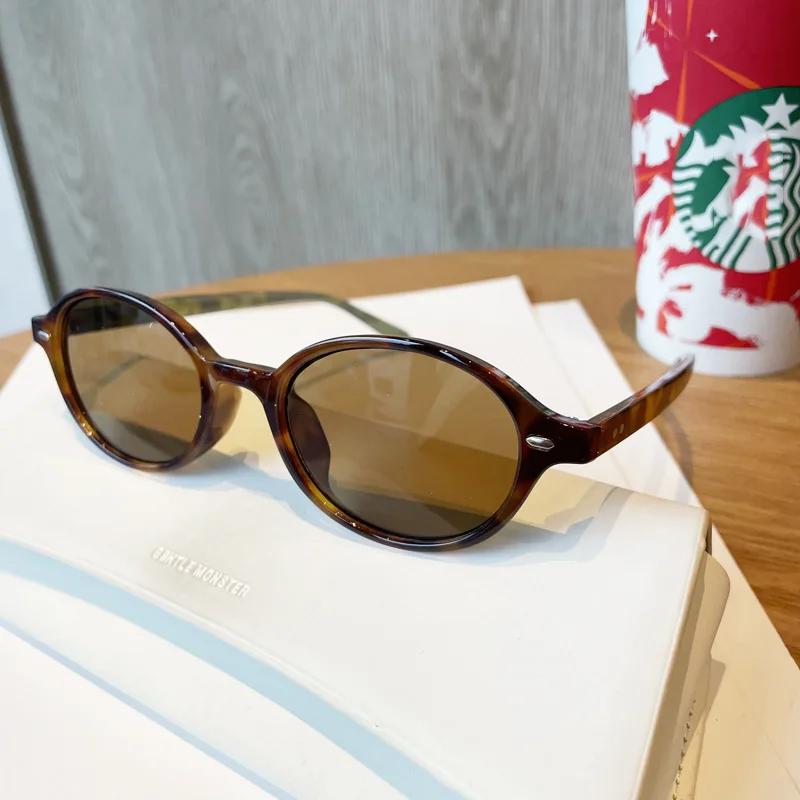 Trendy Small Oval Sunglasses Women Men Rivets Shades Retro Round Steampunk Luxury Sun Glasses uv400 Protection Outdoor Eyewear