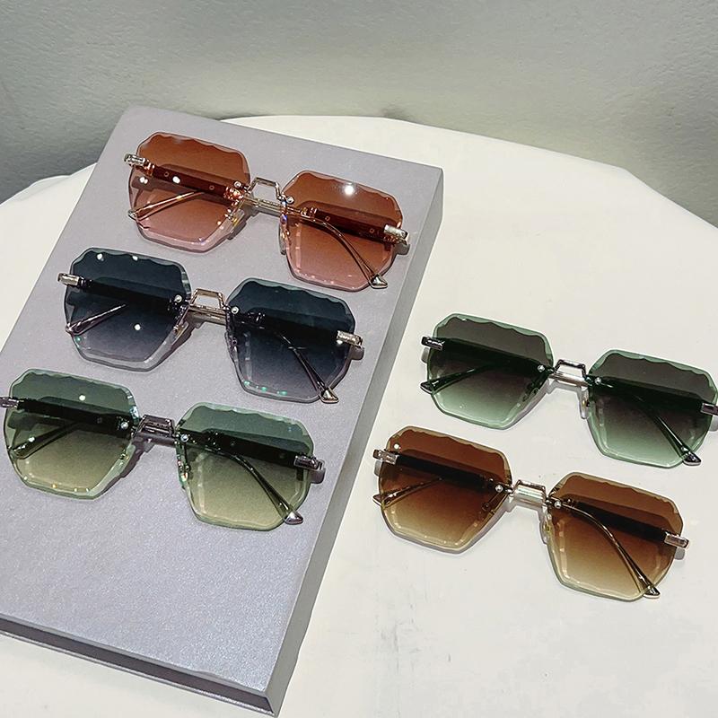 Oversized Rimless Sunglasses Men Fashion Gradient Multi-color Shades Women Trendy Luxury Brand Design Decor Sun Glasses