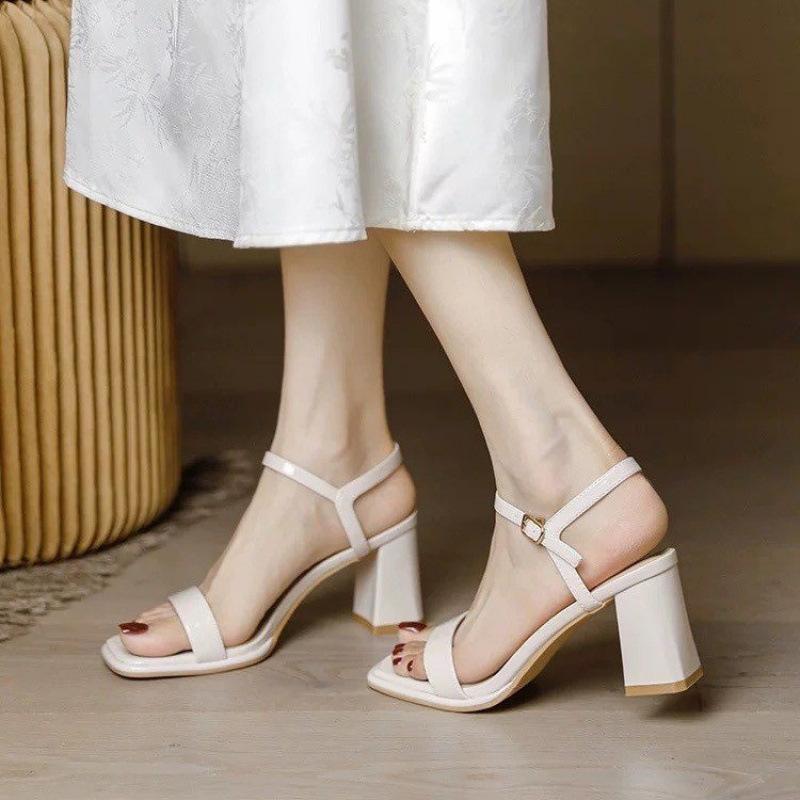 Naked pink high heels for women's summer new simple and gentle fairy style skirt with open toes square head sandals for women
