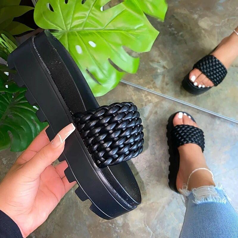 Large Size Women's Thick-soled Cool Slippers Beach Shoes Woven Thickened Summer New Muffin Slippers