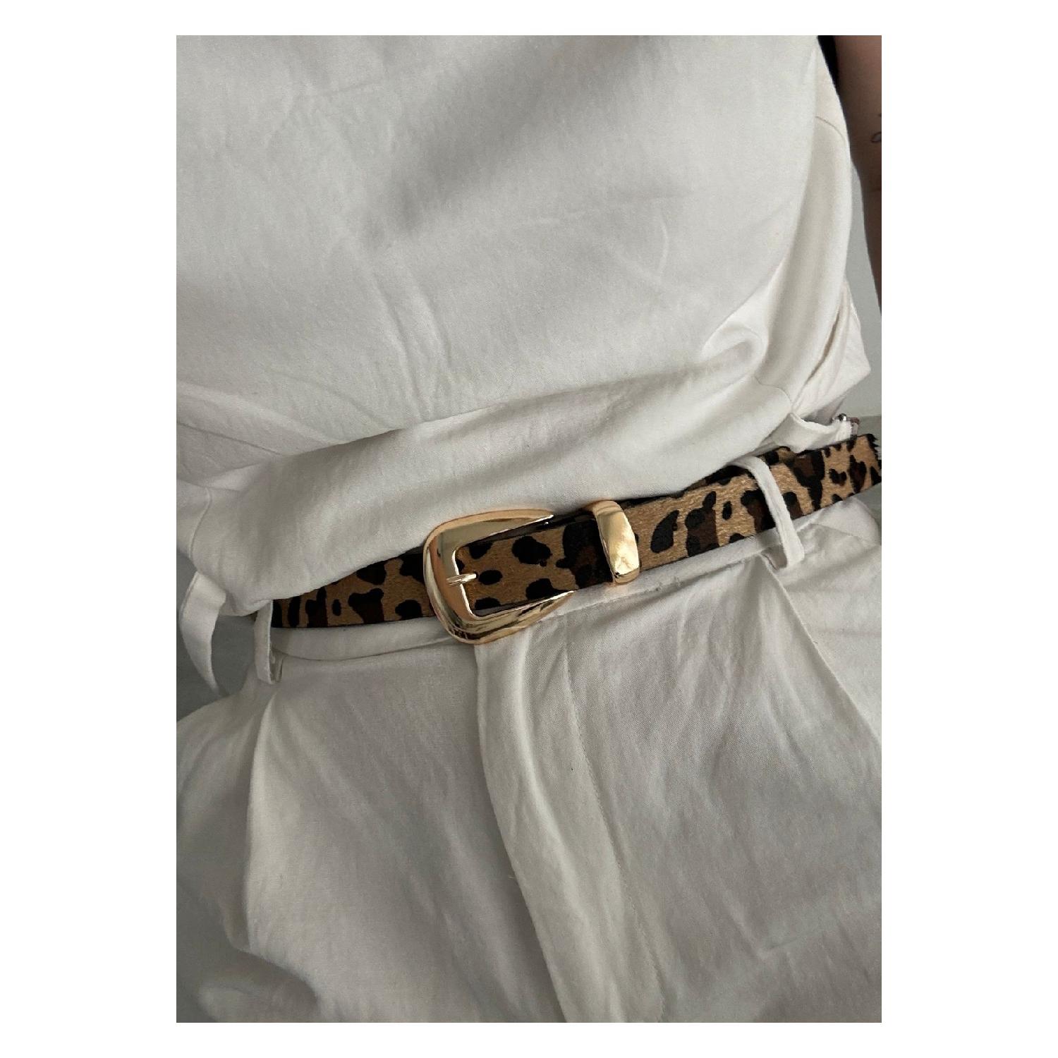 

Ремень с леопардовой золотой пряжкой 100 см