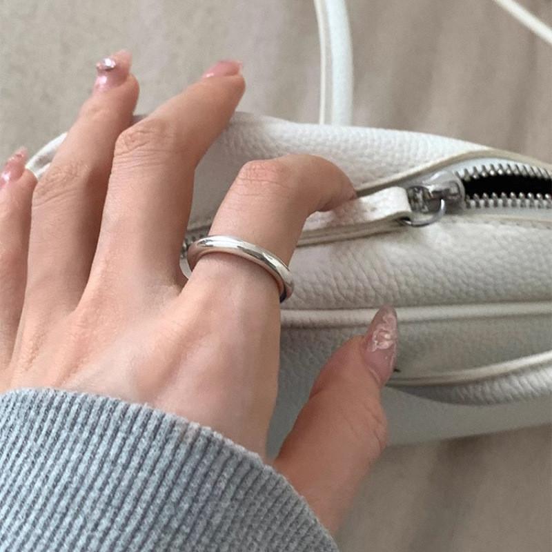 Elegant Minimalist Korean Style Adjustable Ring For Women With Chic Design Features