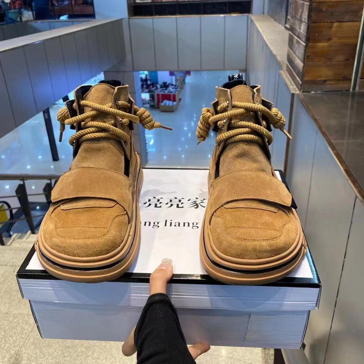 

Дизайнерские высокие ботинки для женщин и мужчин, зимние теплые ботинки для снега, модные повседневные кожаные ботинки с увеличенным верхом, на плоской подошве, на платформе 44 чёрный