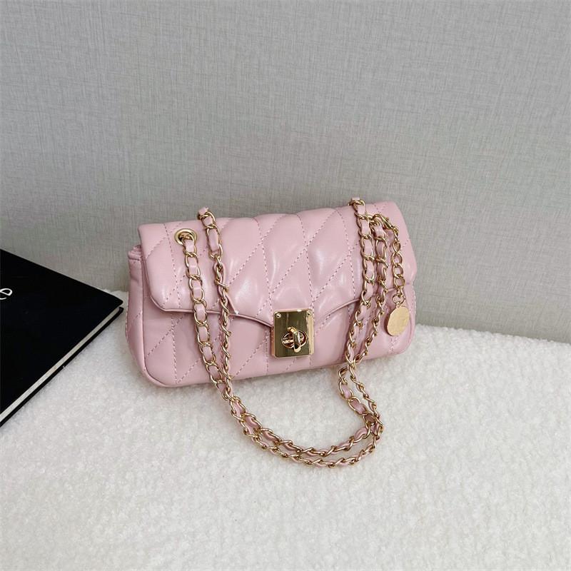 IELGY Diamond Chain Fashion Commuter Crossbody Bag