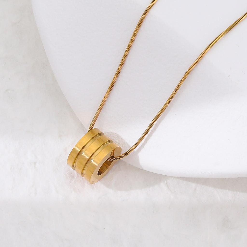 Hip-hop Personalized Rotatable Pendant Stainless Steel Plated 18K Gold Snake Chain Necklaces for Women