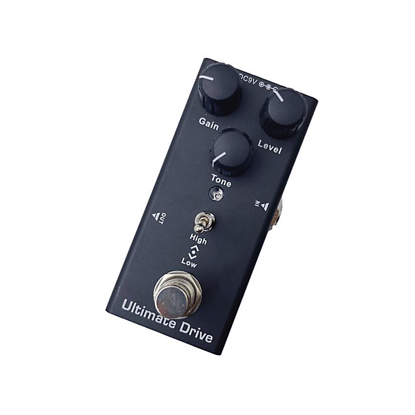 Compact Professional Electric Guitar Effects Pedal with 10 Effects: Distortion, Delay, Chorus, Vibrato, and Sound Simulator.