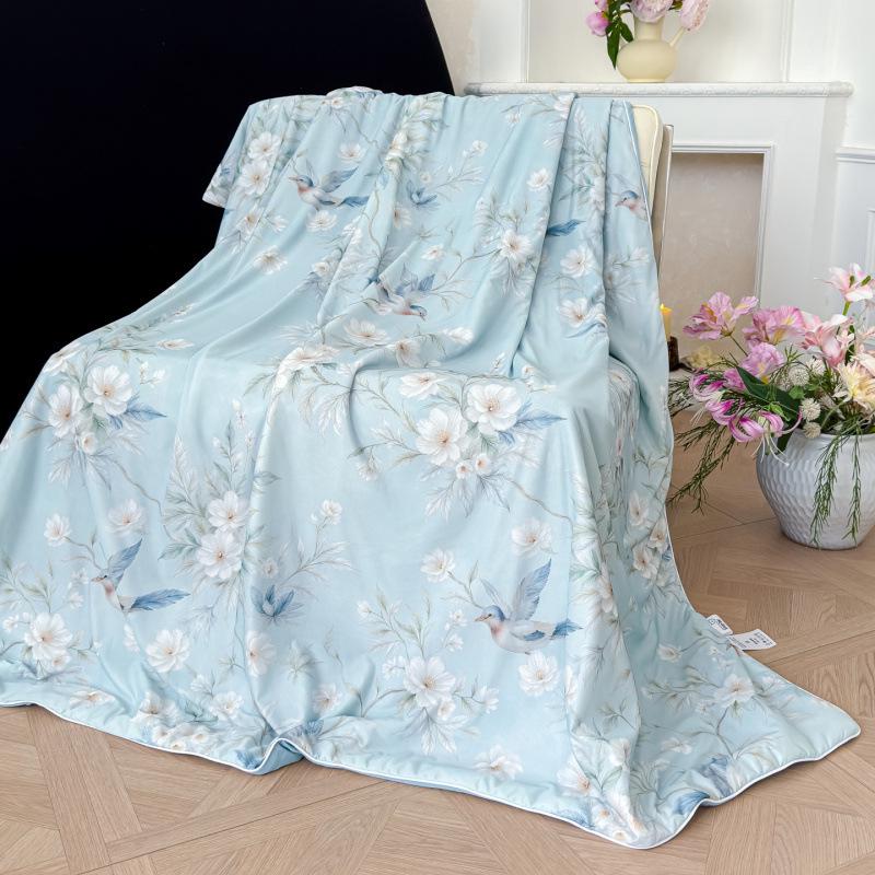 Summer Silk Quilt: Digital Print Floral Air Conditioning Comforter