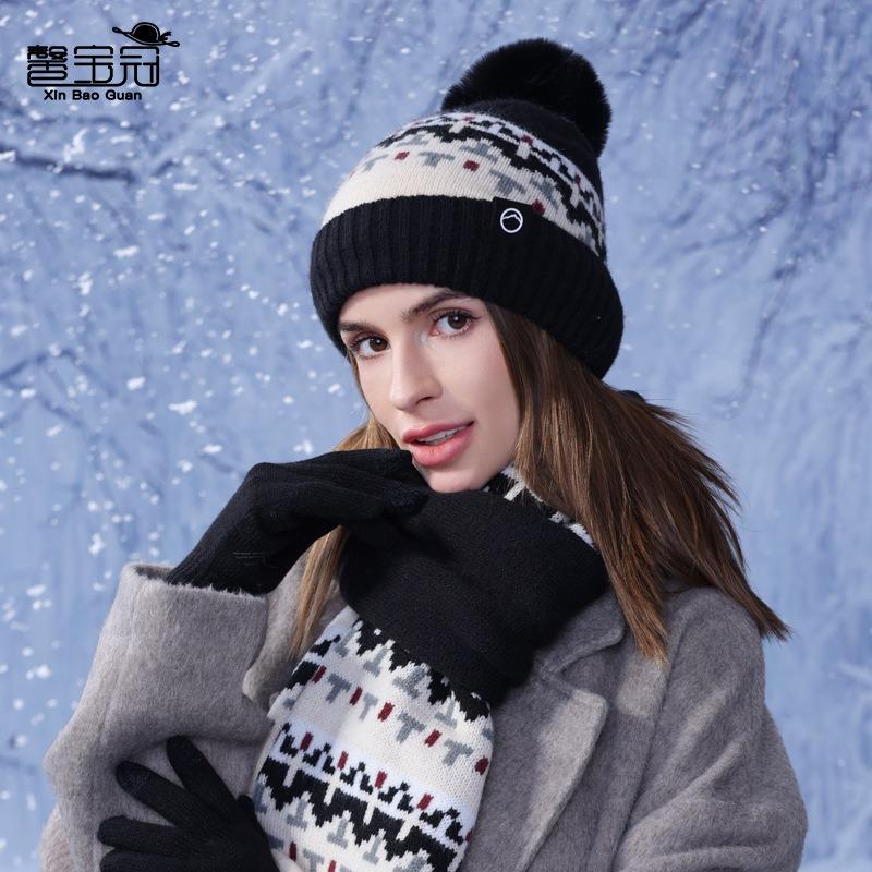 Winter hat, scarf, three-piece set, women's velvet ear protection, cold protection and warmth, pullover hat, outdoor fashion knitted wool hat.