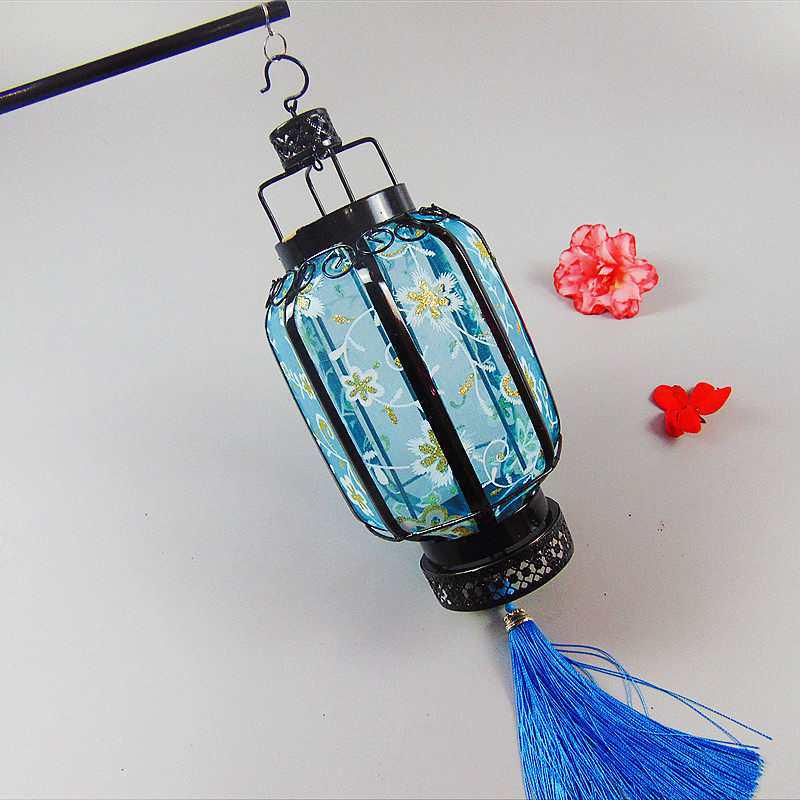 Hanfu Style Antique Handheld Lantern - Iron Art, Luminous Palace Lantern, Chinese Style Photography Prop, Flower Design