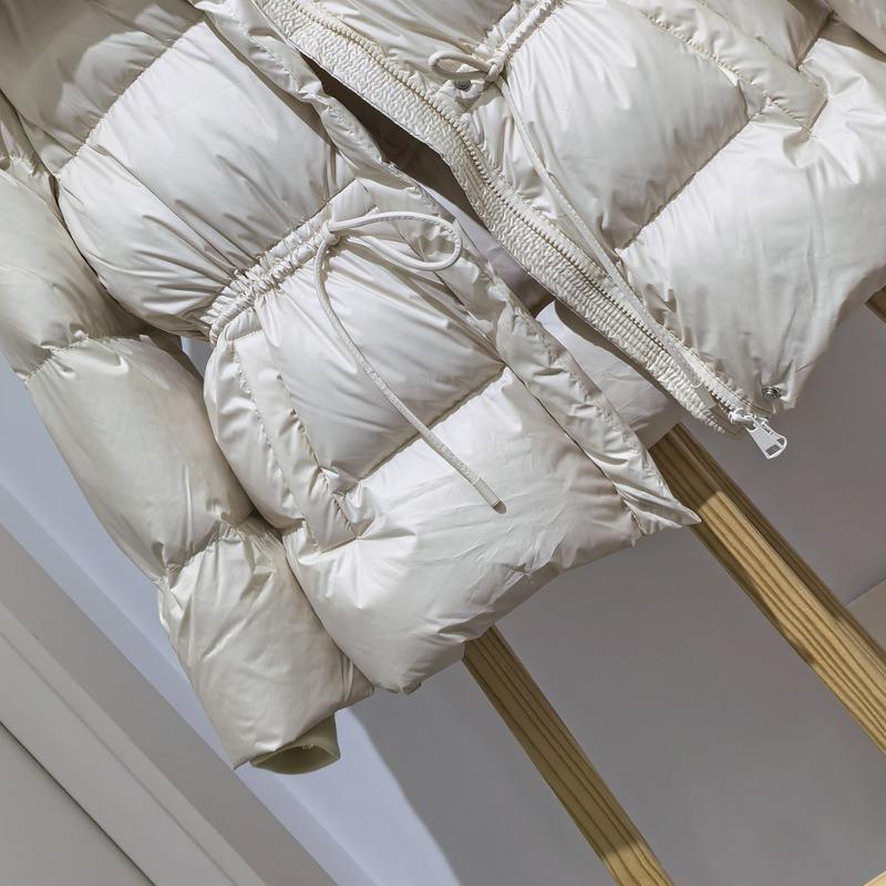 Down Jacket Women's High-end Hooded Waist and Thin Autumn and Winter New Cloud Puff Duck Down Medium and Long Fashion Temperament Coat