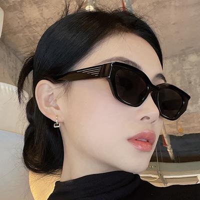 New Fashion Glasses Summer Vintage Small Square Frame Sunglasses for Women Retro Punk Rectangle Sun Glasses Uv400 Eyewear