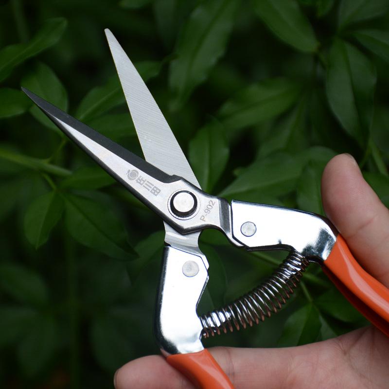Sagawada 902 Pruning Shears: Ideal for Flowers, Grapes, Fruits, and Vegetables.